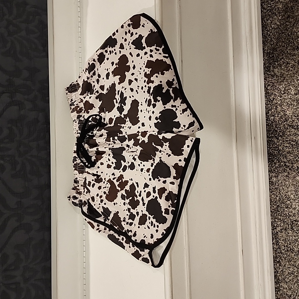 Small Rowdy Crowd cow print shorts